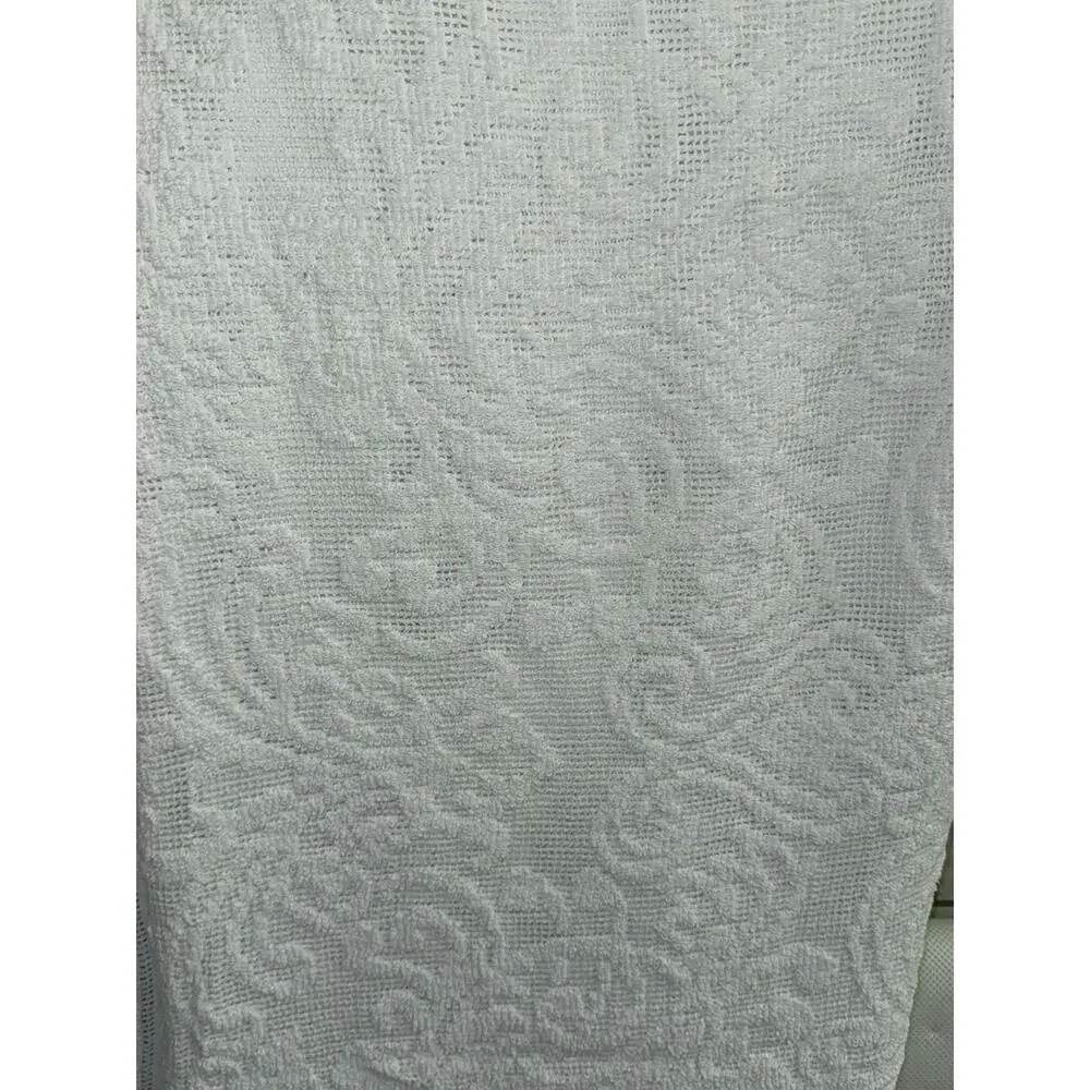 PEACOCK ALLEY White Matelasse Coverlet Bedspread Flower Floral 108”x88”